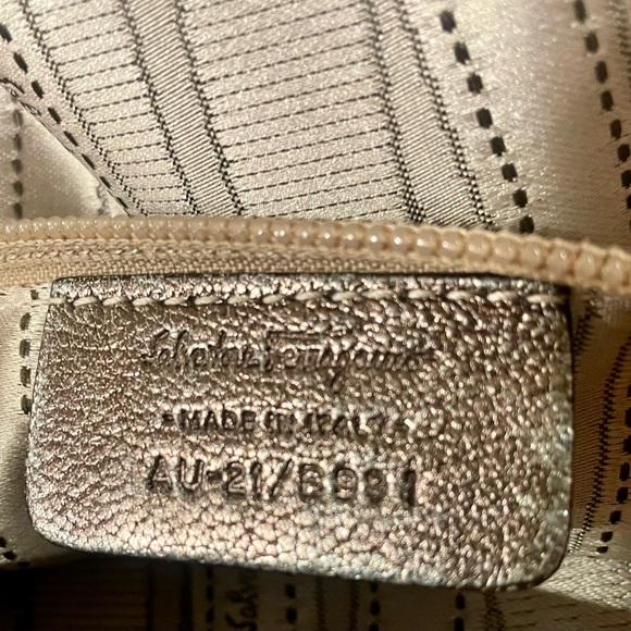 Salvatore Ferragamo Hobo Bag Metallic Copper - Picture 12 of 12